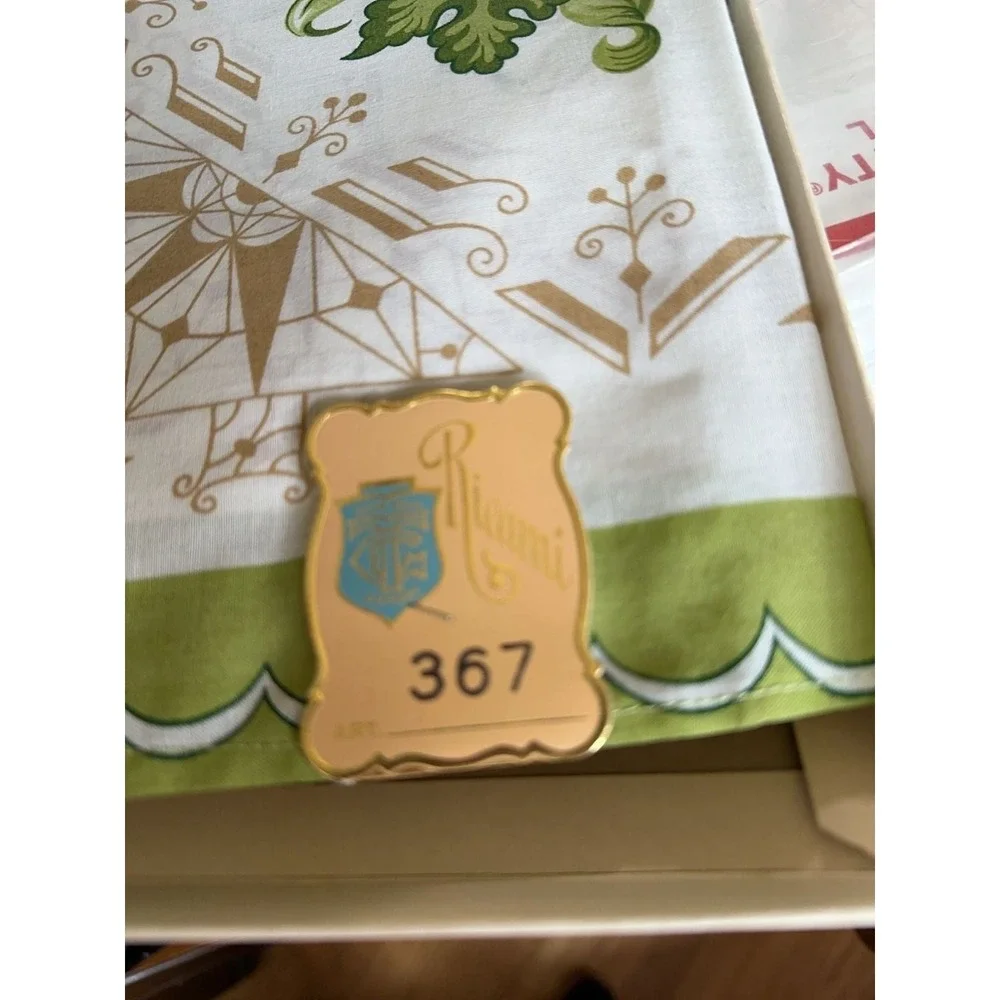 Ricami Art. 367 Vintage Italian Embroidered Tablecloth Set includes napkins.